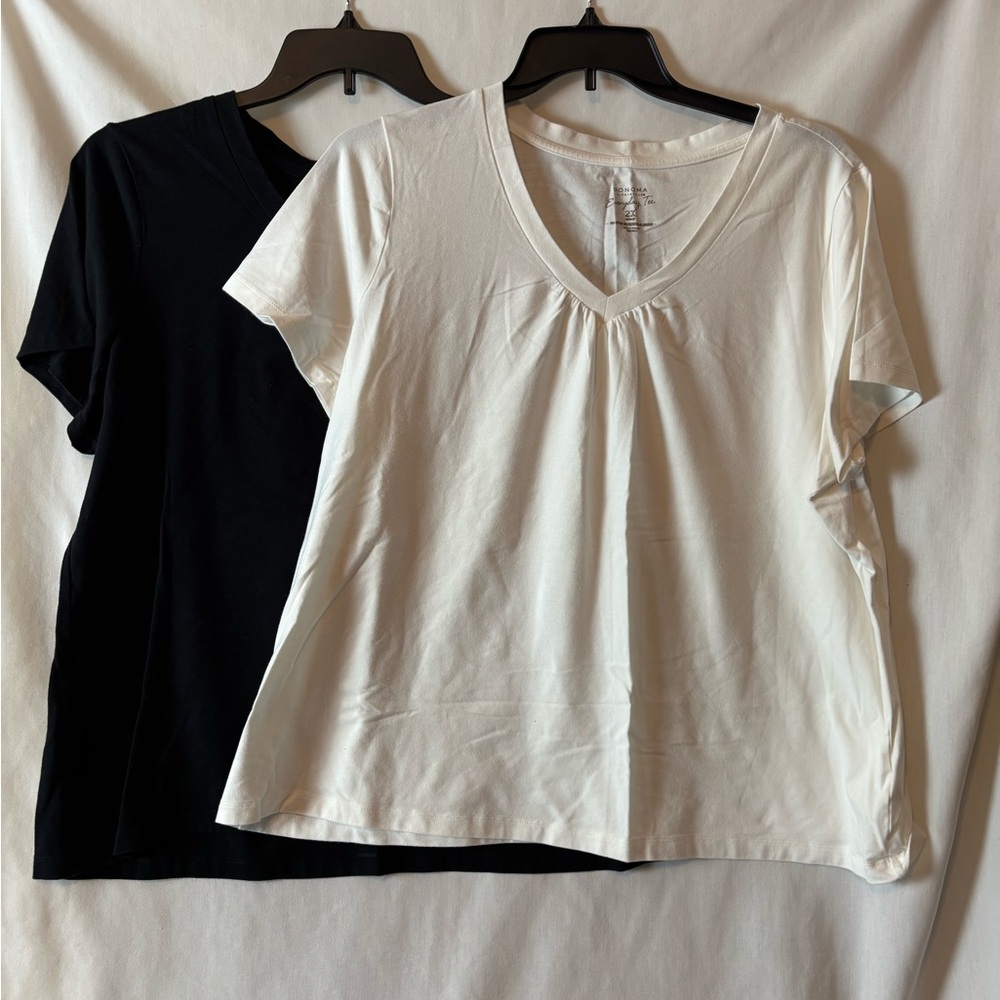 Sonoma 2X Black and White Short Sleeve Tees